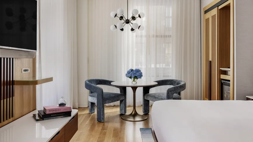 Deluxe King room dining nook by the window