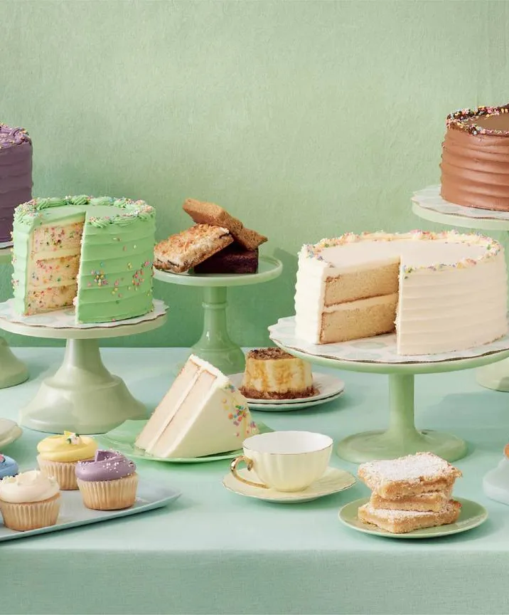 Magnolia Bakery dessert display